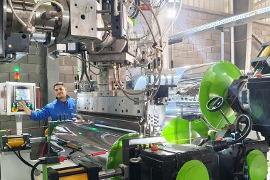 Posta en servizo in situ da liña de produción de láminas de PET para solucións para clientes exipcios